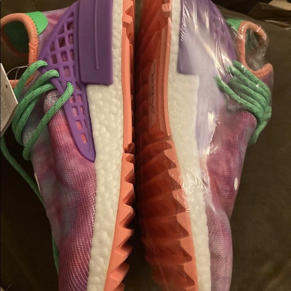 Shoes - Picture 4 of 6